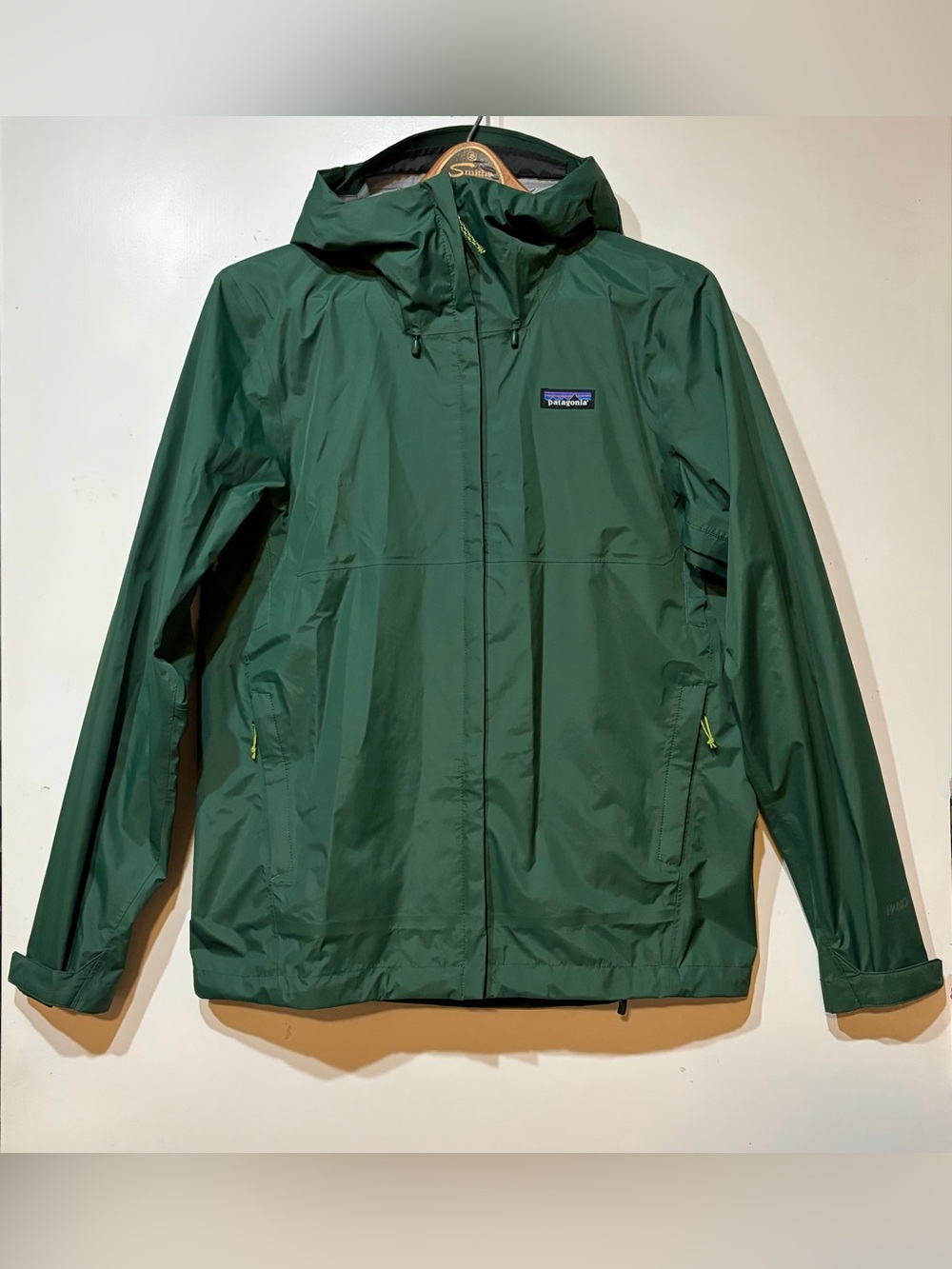 Patagonia- Men's Torrentshell 3L Waterproof Rain Jacket - Green - Size Medium